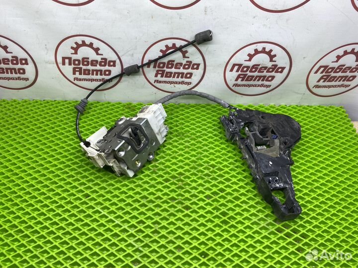 Замок передней правой двери mercedes w164