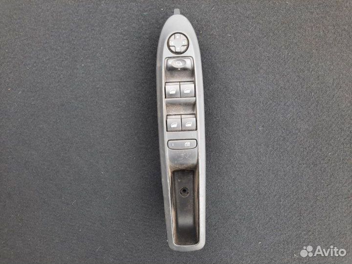 Блок управления стеклоподъемниками передний левый