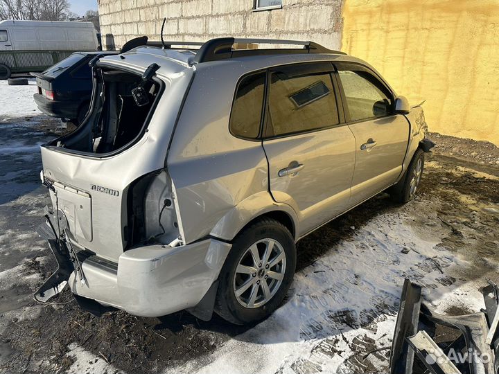 Hyundai tucson разбор по запчастям