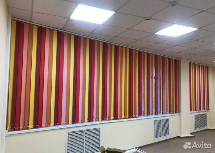 Рулонные шторы блэкаут в коробе D4976