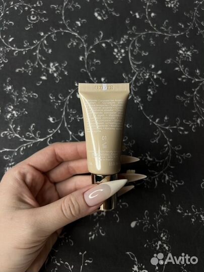 Консилер Clarins 01