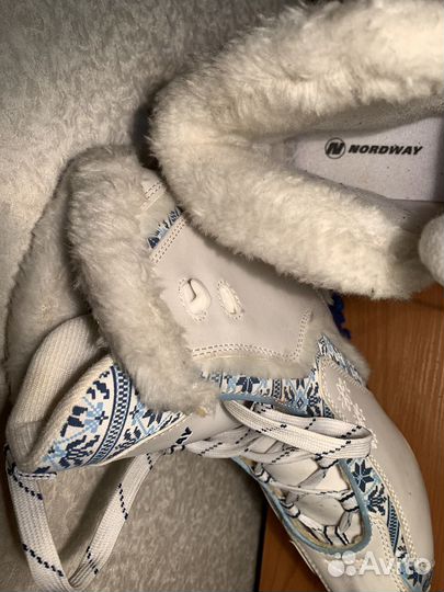 Коньки фигурные женские 39-40 размр