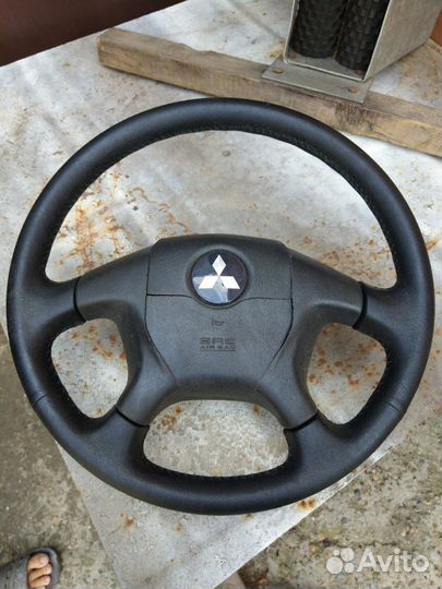 Руль митцубиси оутлендер