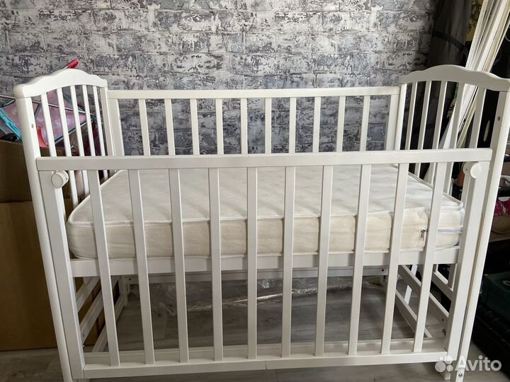 Детская кроватка красная звезда