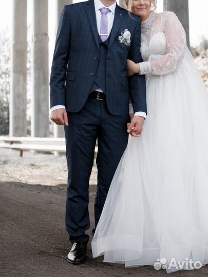 Продам костюм