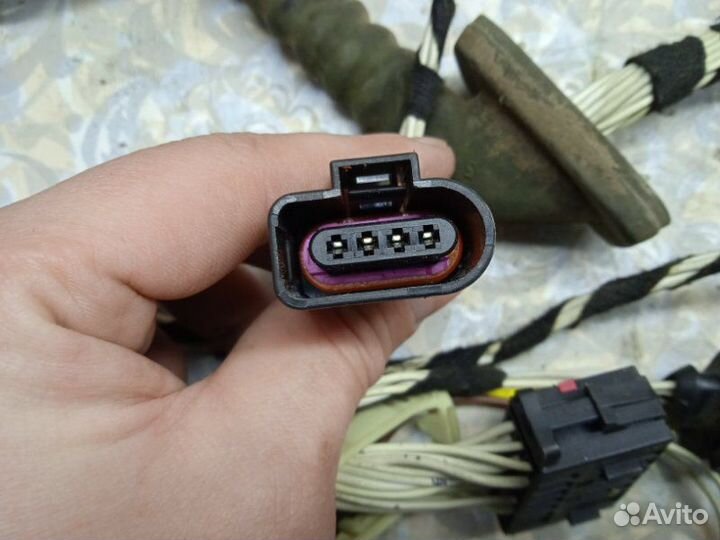 Проводка (коса) багажника левая Volkswagen Tiguan