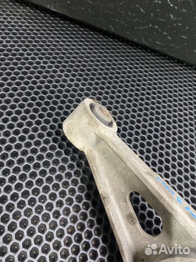 Подушка опора МКПП нижняя Chevrolet spark m300