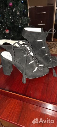 Босоножки женские 37 размер
