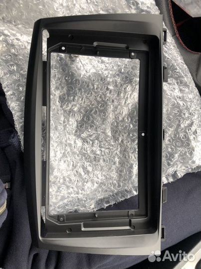 Продам рамку для автомобиля.Mazda 3 bl. 9 дюймов