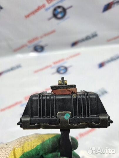 Ограничитель двери передний Bmw X5 E53 M62B44 2003