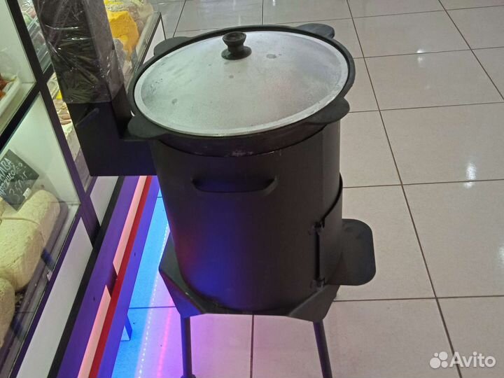 Казан чугунный с печкой новый