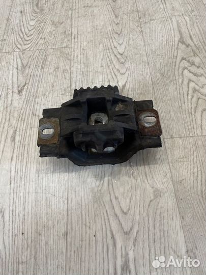 Опора (подушка) левая Ford Fusion CBK fxja 2008