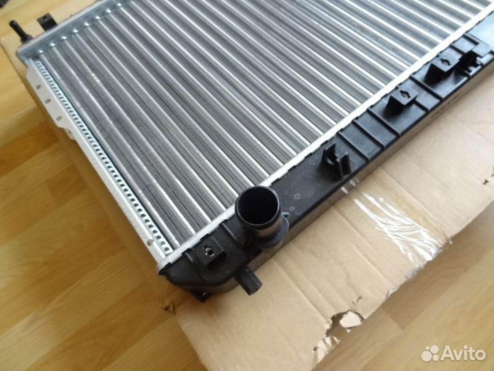 Радиатор двигателя на Chevrolet Lacetti Rezzo