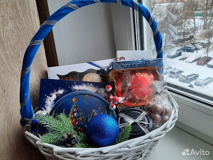 Подарочная новогодняя корзина Сладкий подарок