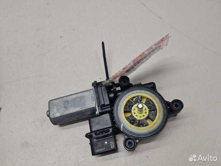 Моторчик стеклоподъёмника задний правый Mini F55 2