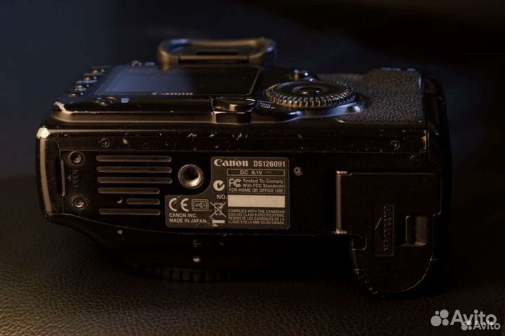 Зеркальный фотоаппарат canon 5d (первопятак)