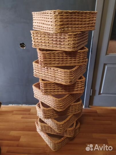 Лоток плетёный из лозы