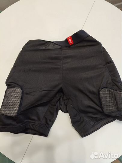 Защитные шорты для сноуборда