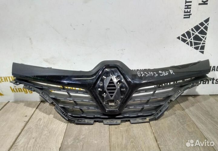 Решетка радиатора бу Renault Kaptur OEM 623103985R