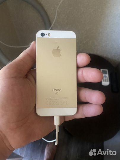 Телефон iPhone se 32g