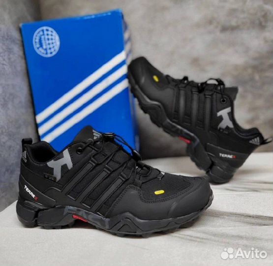 Кроссовки adidas