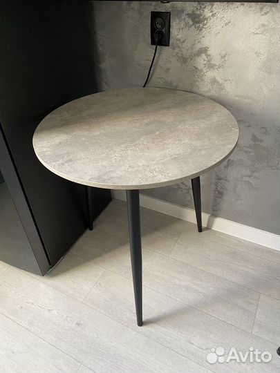 Кухонный стол