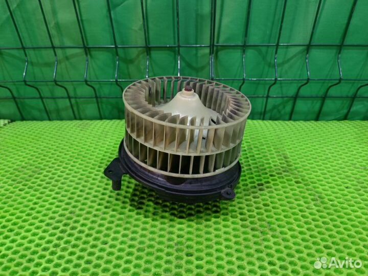 Моторчик отопителя Mercedes Benz C200 W202 111.945