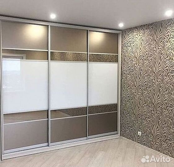 Распашной шкаф