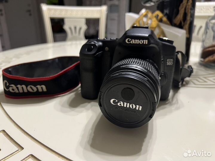 Зеркальный фотоаппарат canon DS 126211 DC 8.1V