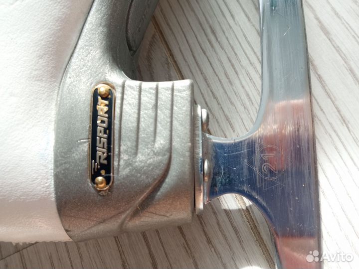 Фигурные коньки risport 220