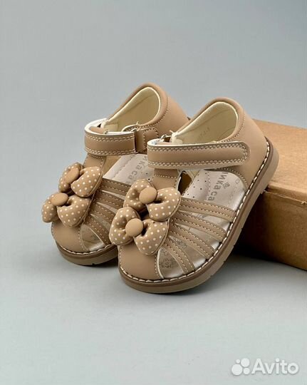 Сандалии для девочки