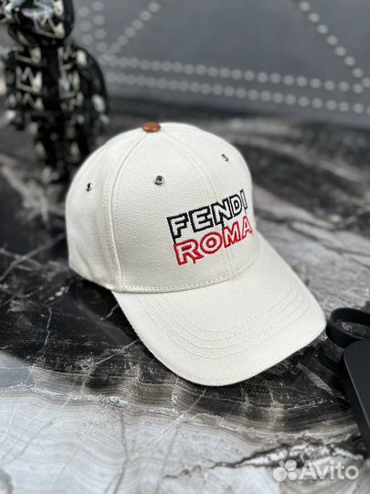 Бейсболка fendi