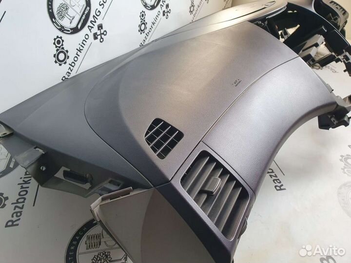 Торпедо (панель) для Mitsubishi Grandis