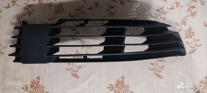 Решëтка бампера VW Passat B5+