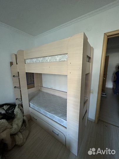 Двухъярусная кровать бу + шкафы