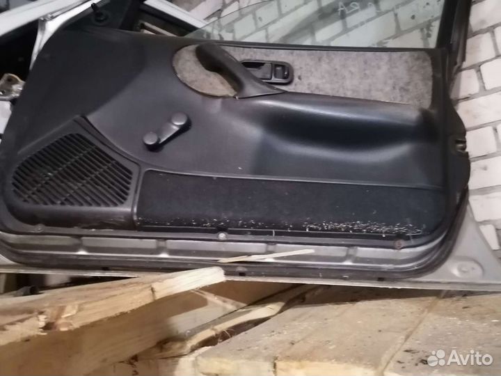 Дверь передняя правая nissan primera p10