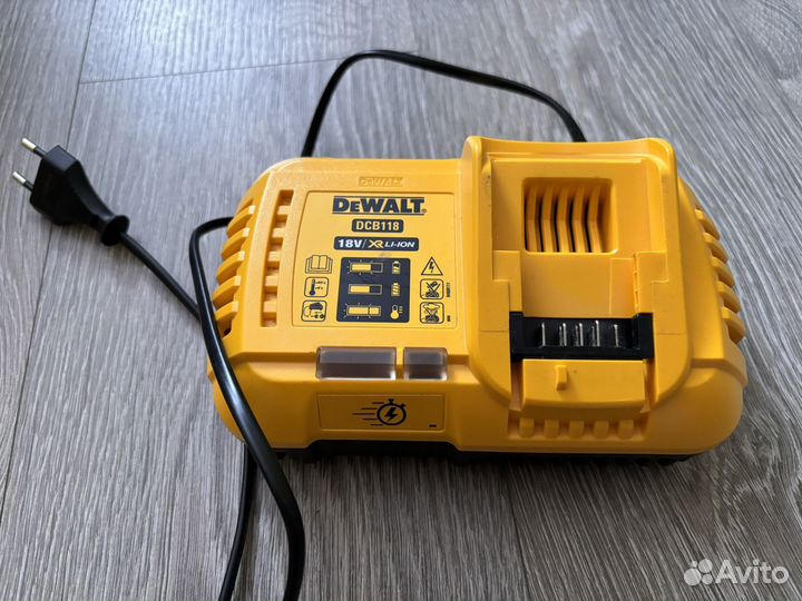 АКБ dewalt dcb547 9ah