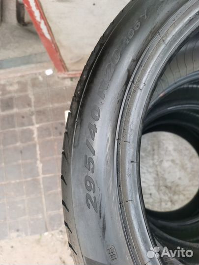 Pirelli P Zero PZ4 295/40 R20 106Y