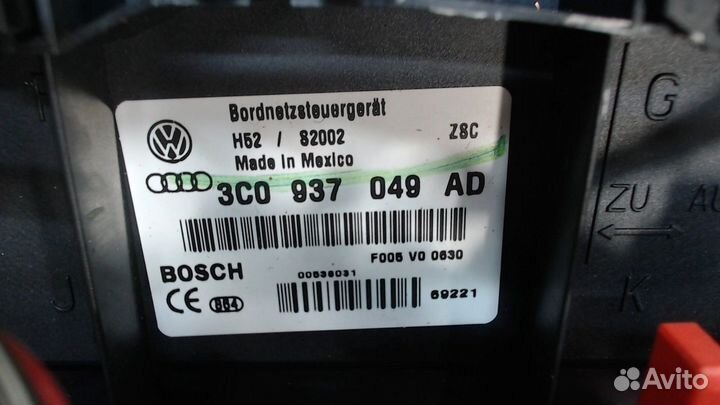 Блок управления бортовой сети Volkswagen Jetta 5