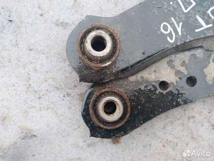 Рычаг задний верхний Mitsubishi Outlander 3