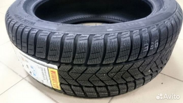 Pirelli Winter Sottozero 3 215/55 R18 99V
