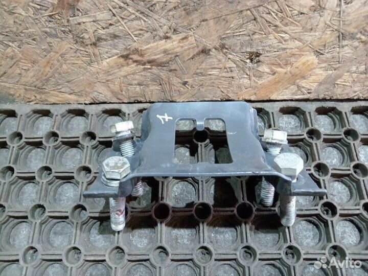 Кронштейн ресивера Scania P8X400 самосвал DC13 153