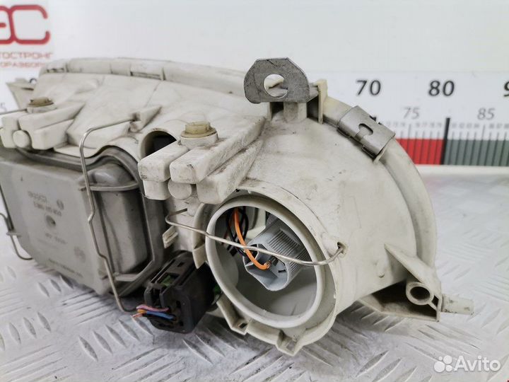 Фара передняя для Ford Fiesta 4 1042630