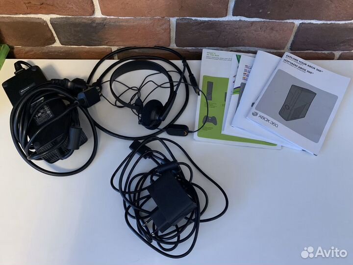 Xbox 360 с Kinect +диски в подарок