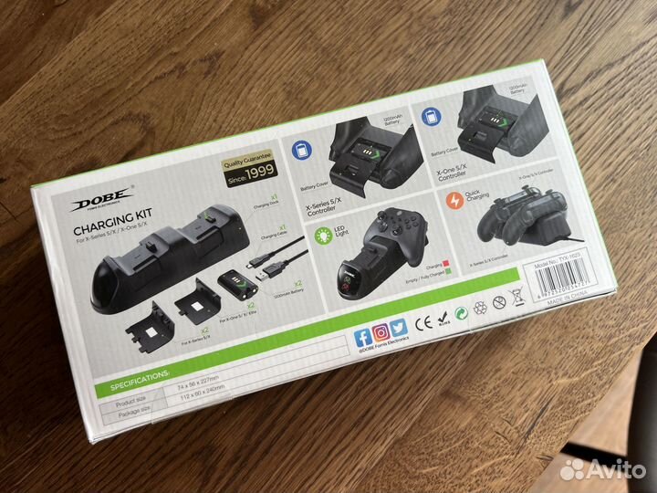 Зарядная станция dobe для 2-х контроллеров Xbox