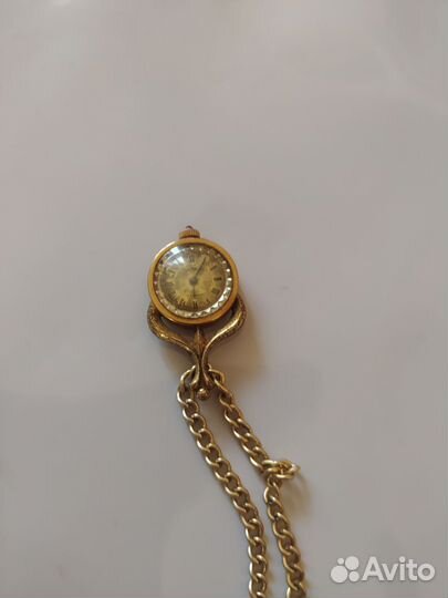 Часы женские с браслетом