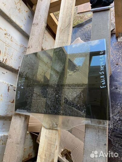 Заднее правое стекло Skoda Fabia 1 хетчбек