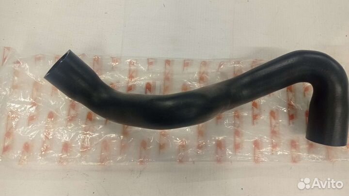 Патрубок радиатора верхний Ford Focus 3