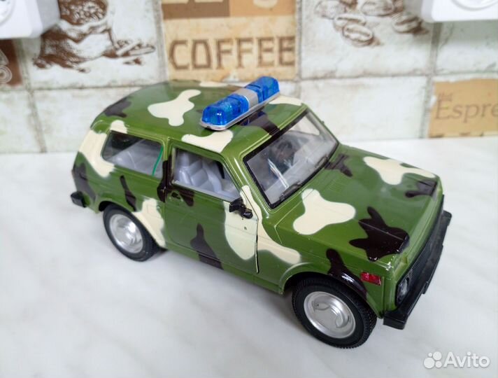 Машинка игрушка