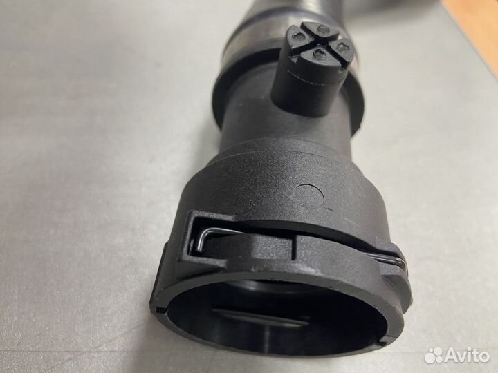 Патрубок bmw оригинал 11531705223